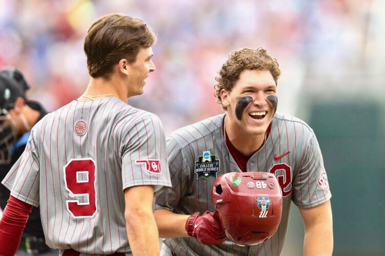 Edge to Oklahoma in College World Series